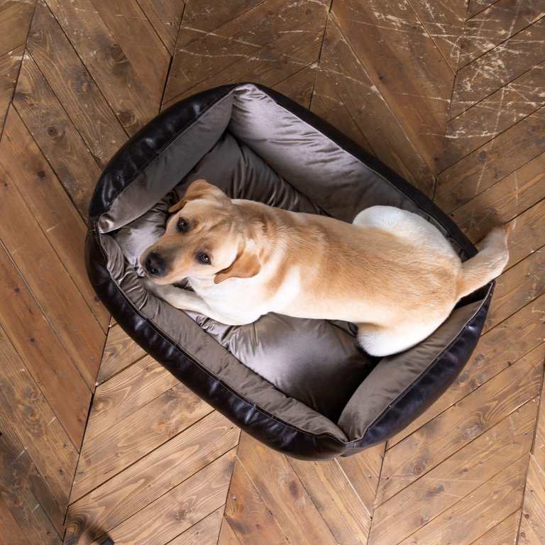 Лежак Ginger коричневый для больших собак